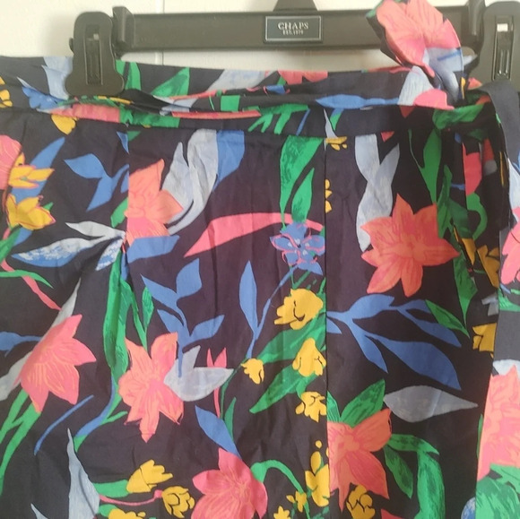 J.Crew Navy Blue Floral Print Tie Waist Shorts Sz 14 Cotton Pockets Style AL595 - Picture 2 of 7